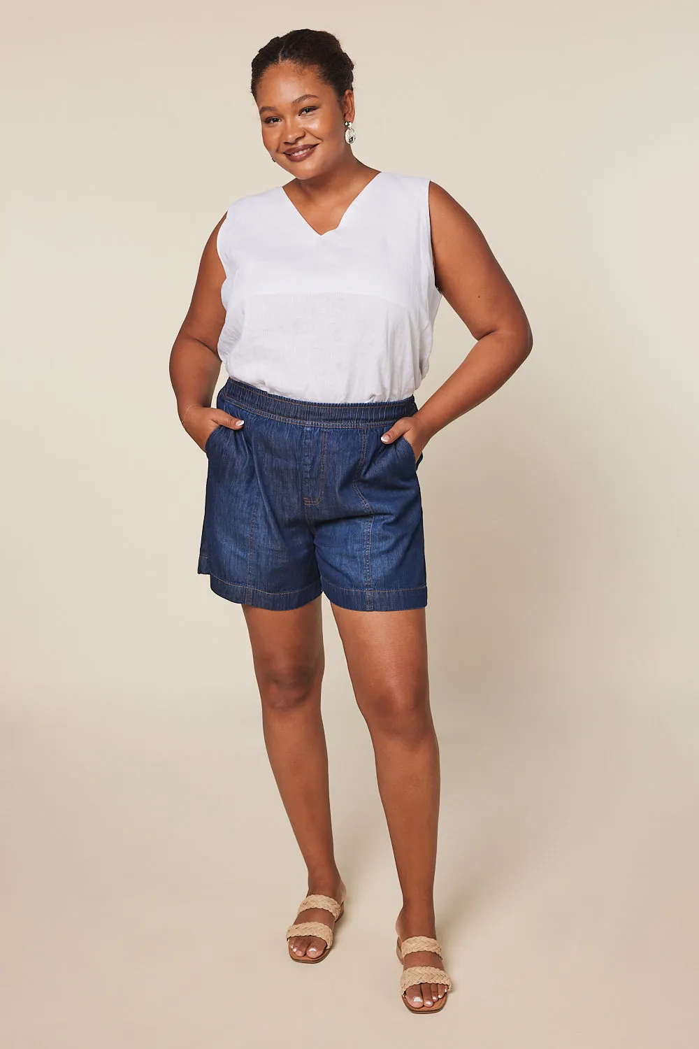 Ali Tencel Shorts in Dark Wash