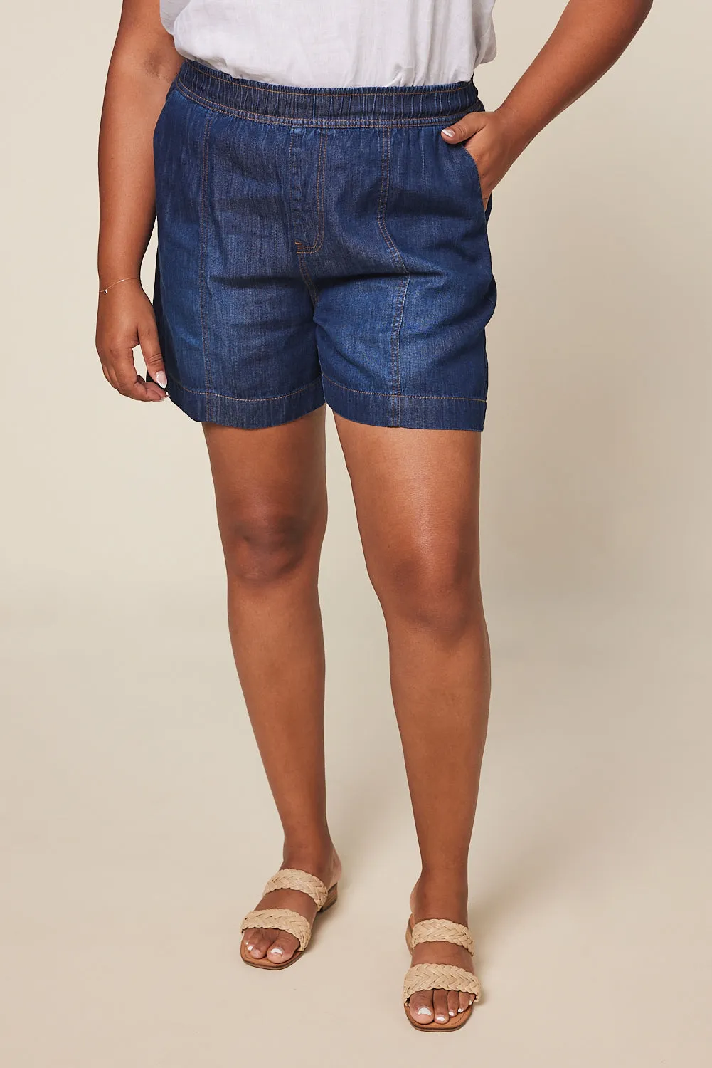 Ali Tencel Shorts in Dark Wash